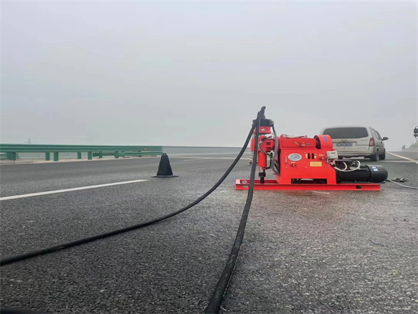 姑苏马路路基路面开裂下沉注浆加固灌浆